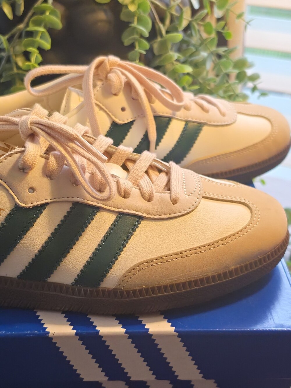 Green ADIDAS Sambras - Picture 2 of 5